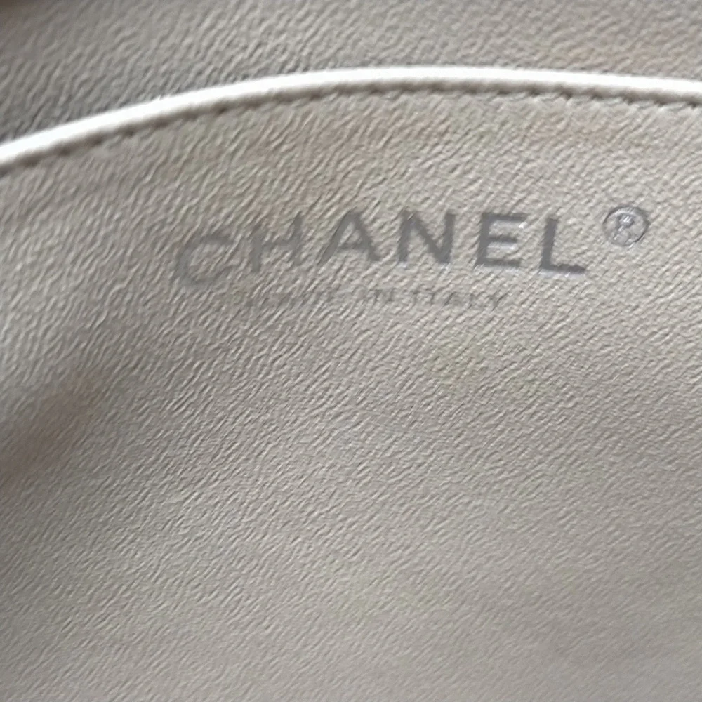 Chanel Shoulder Bag Matelasse Beige Patent leather